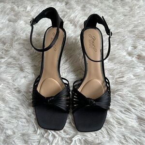 Jewel Badgley Mischka Silvia Ankle Strap Heeled Sandal Black Satin New Size 6